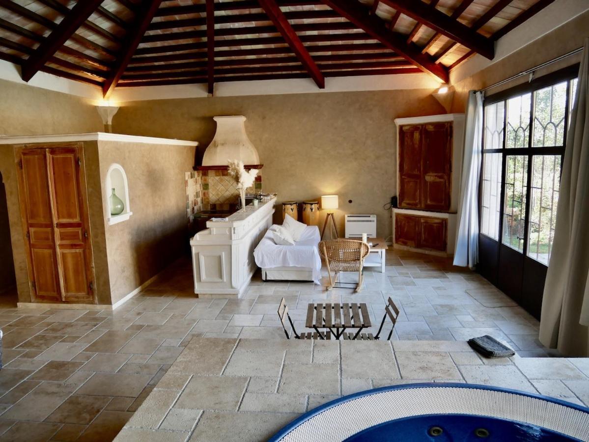 Hotel Le Pool House - Private Jacuzzi - Mas Des Sous Bois Ventabren Exterior foto